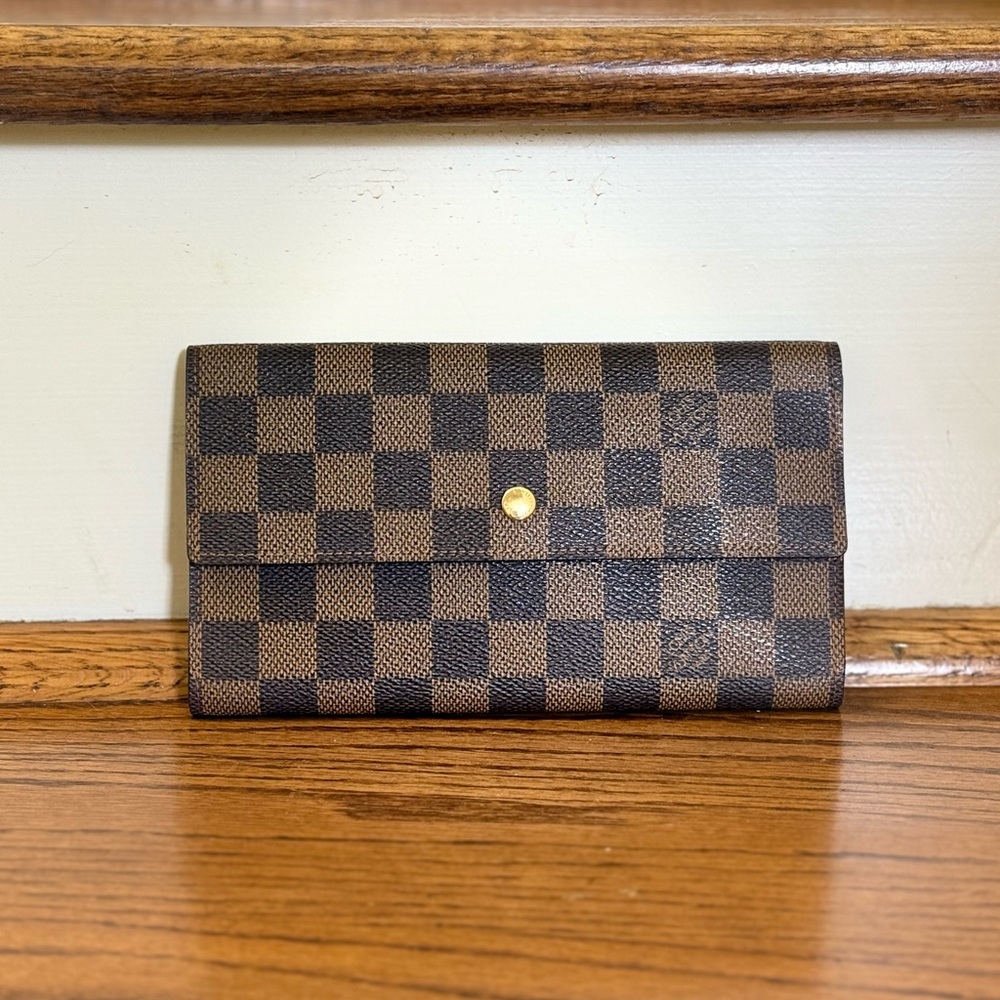 LV Damier International Wallet